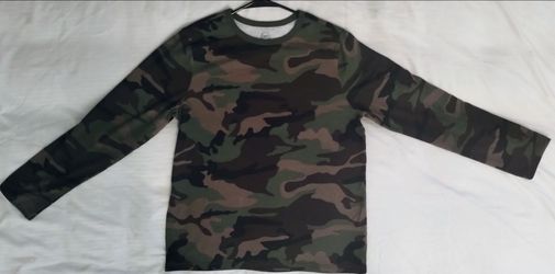 Camouflage Long Sleeve Tee Size Youth 2X / Fits Adult Medium
Price