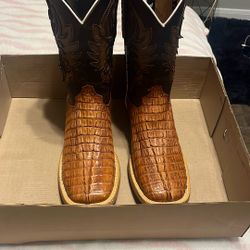Caiman Boots
