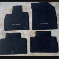 NEW PALISADE CAR MATS NEW NEVER USED!! 