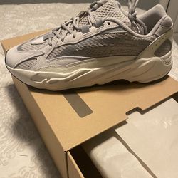 Yeezy Boost 700 Static Sz12