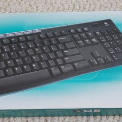 Logitech MK270 Wireless Keyboard and Mouse Combo - New In Box