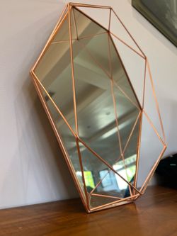 Umbra mirror in copper/rosegold
