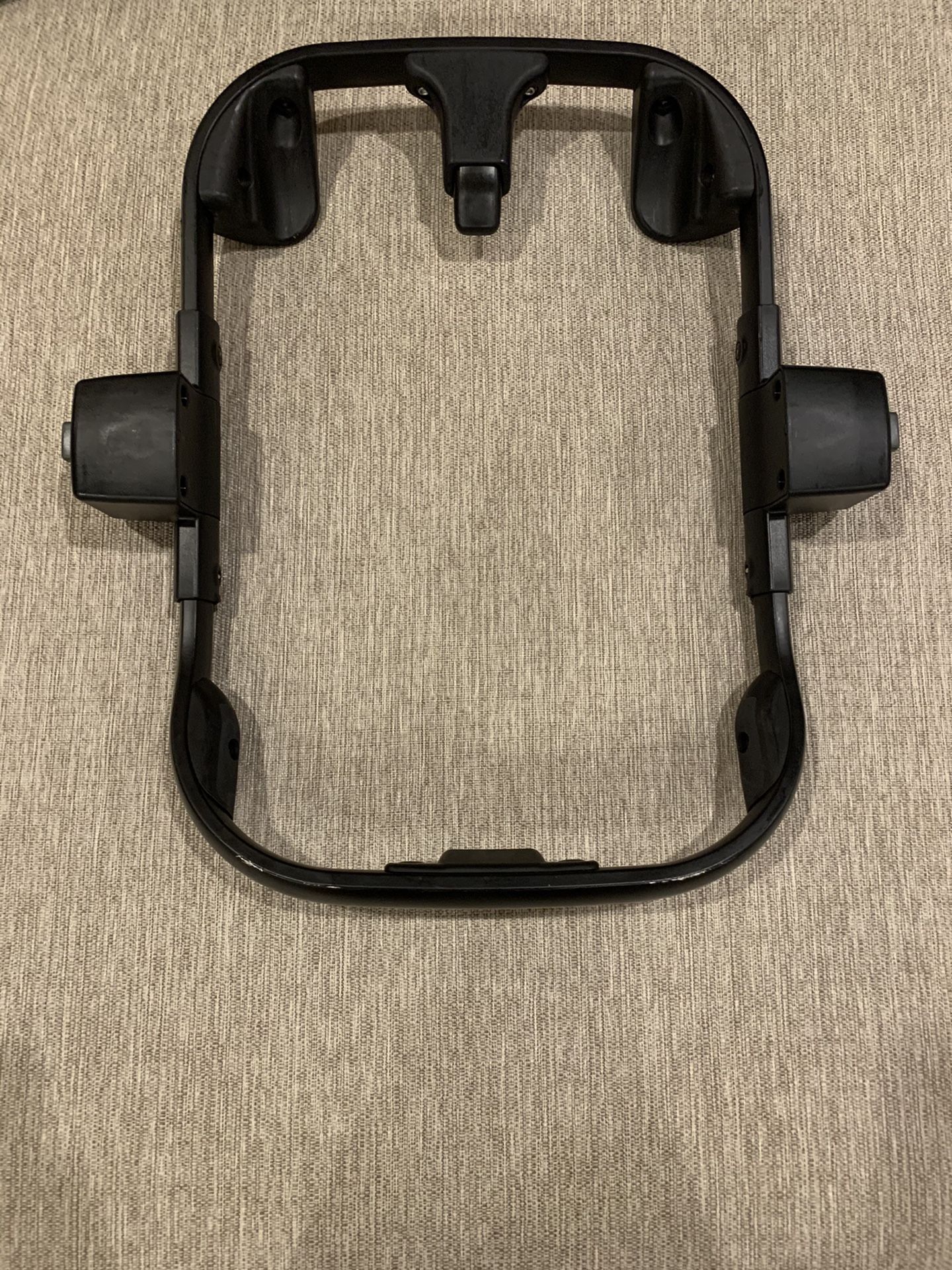 Nuna Pipa car seat adapter