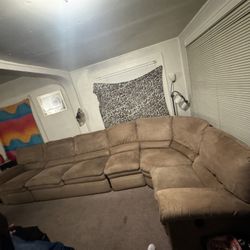 La-Z-Boy Ava 4 piece sectional with reclining ends