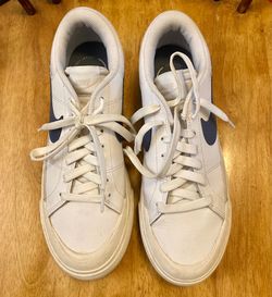 Nike women good Condition Size 8.5