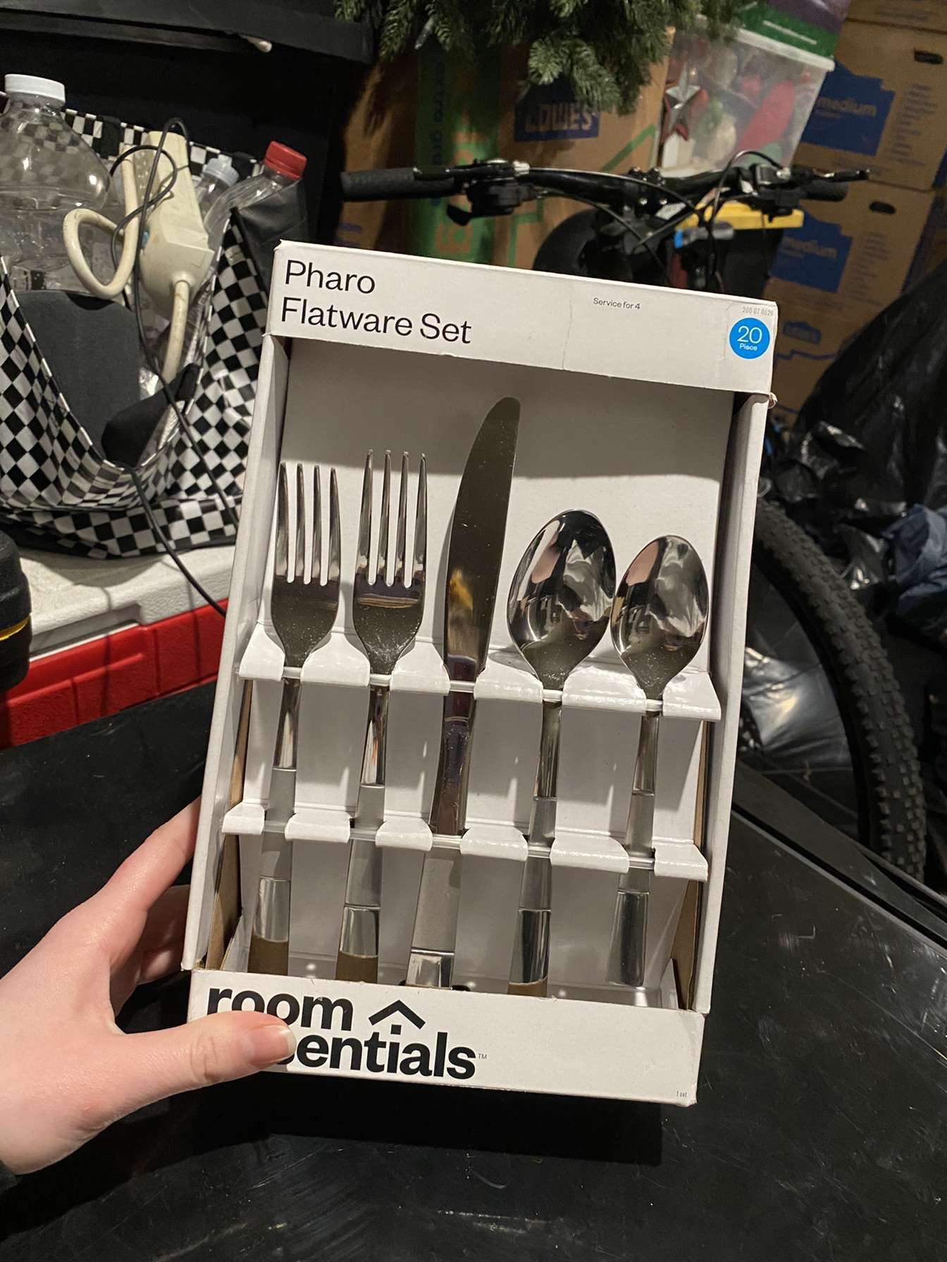 24 Silverware Set