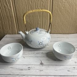 3 Piece Hawaii Vintage Collectible Asian Sake Tea Set. 
