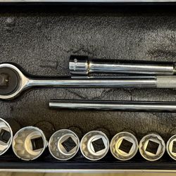 3/4” Drive Ratchet With 11 Sockets