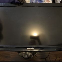 Panasonic 32” Tv