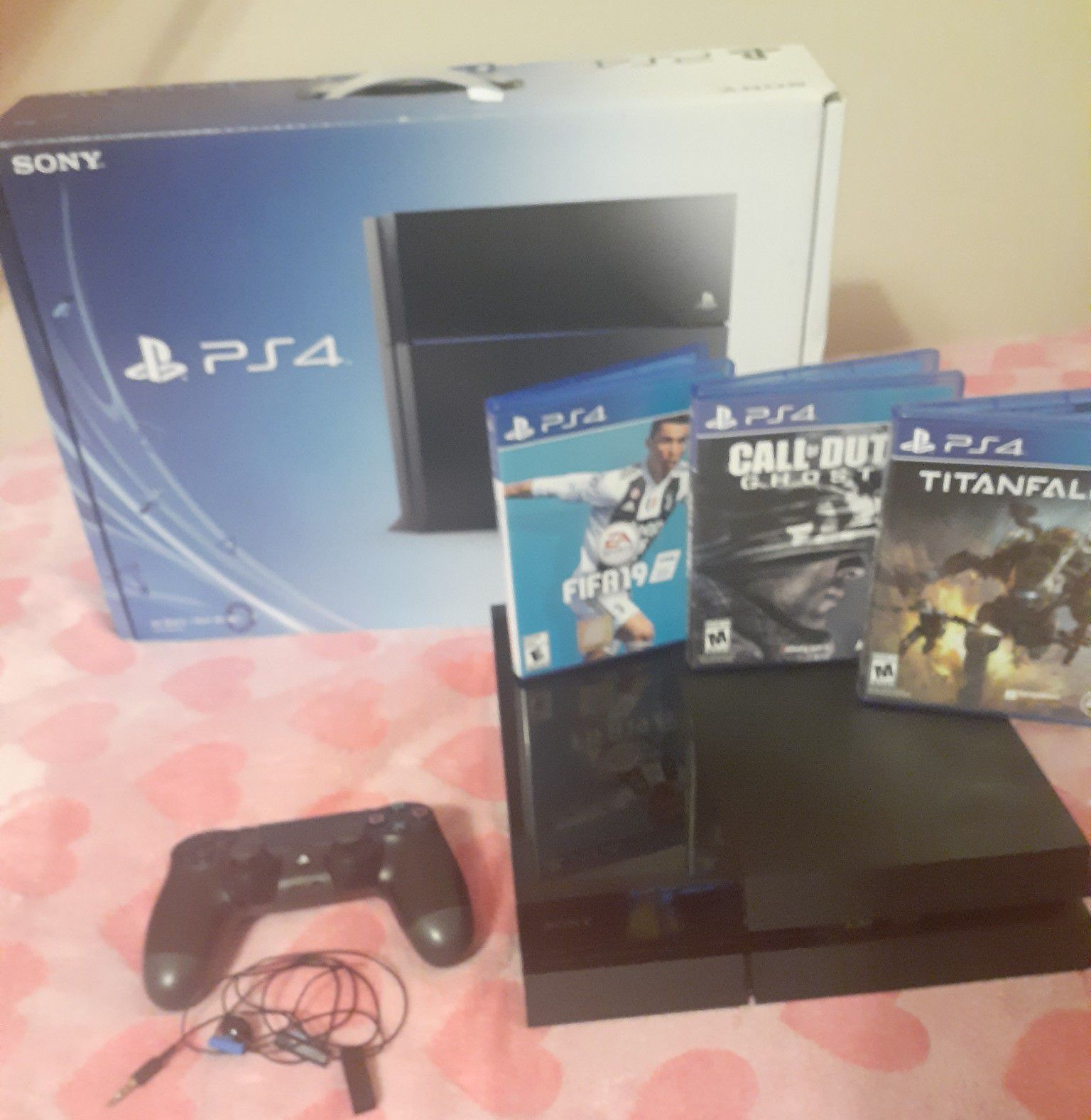 Ps4 + 1 Controller × 3 Games + Ps4 Gaming Earpiece