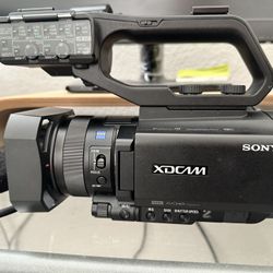 Sony PXW X70 Professional Hand Held 4k Camcorder