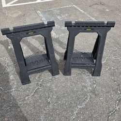 STANLEY FOLDING SAW HORSE SET.