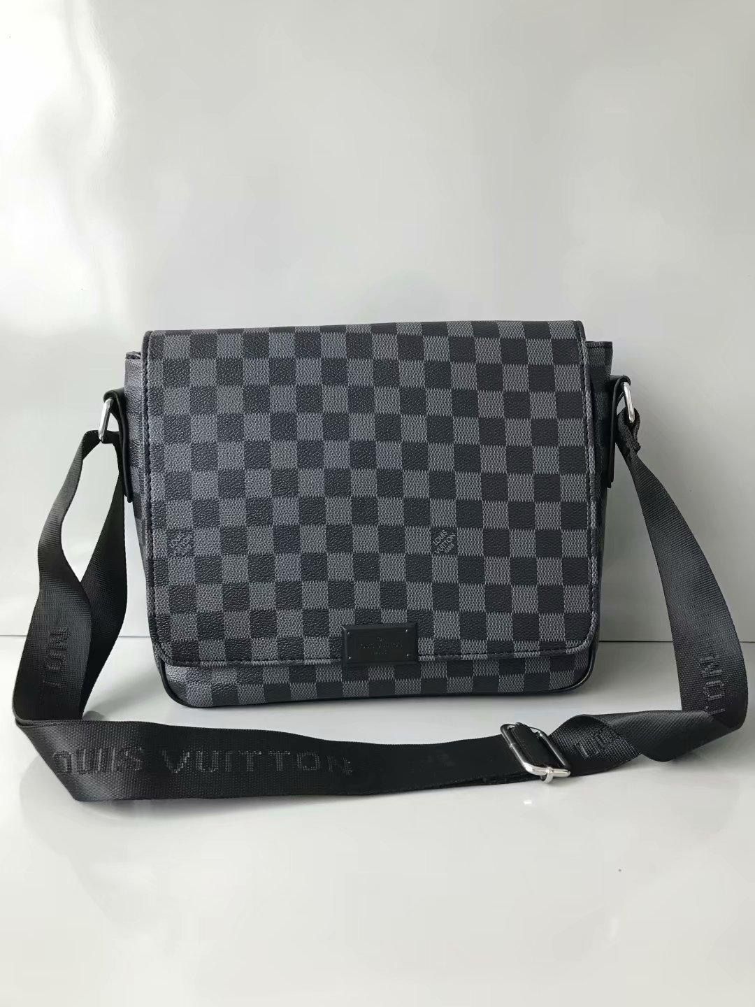 Louis Vuitton Messenger Bag