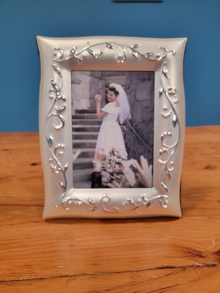 Lenox Wedding Promises Silver Opal Innocence 5x7 Picture Frame With Original Box