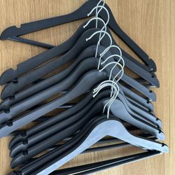 12 Black Hangers 