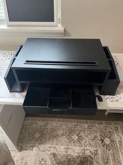 Desk organizer for laptop pc