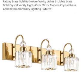 Ralbay Brass Gold Bathroom Vanity Lights 3-Lights Brass Gold Crystal Vanity Lights Over Mirror Modern Crystal Brass Gold Bathroom Vanity Lighting Fixt