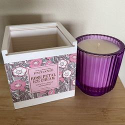 NEW Candle In Wooden Box - Rose Petal Ice Cream 