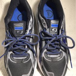 Brooks Dyad Men’s Size 10.5 EXECELLET CONDITION 