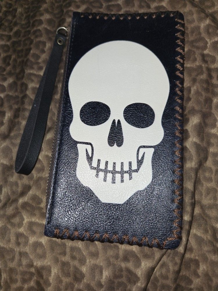 Skull Wallet Womens