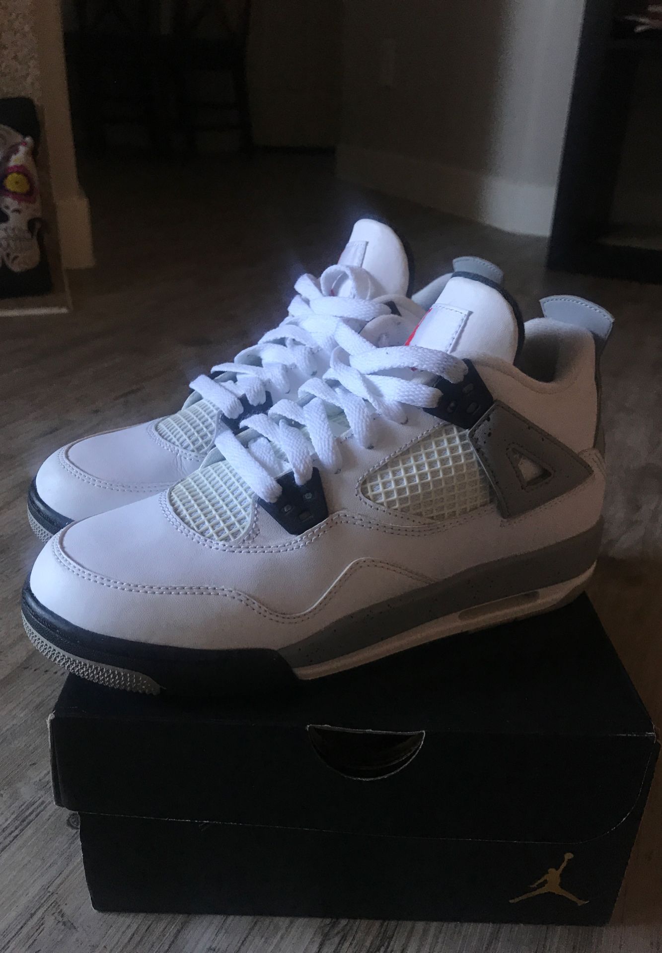 Jordan 4 “white cement” size 5