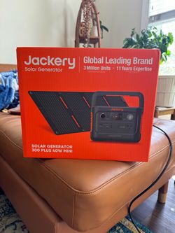 Jackery Solar Generator 300 Plus 40W Mini