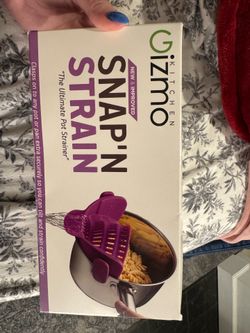 Kitchen Gizmo snap n strain pot strainer