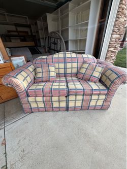 Pattern Love Seat / Bed