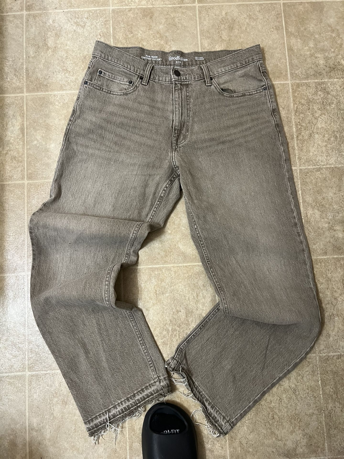 goodfellow distressed jeans