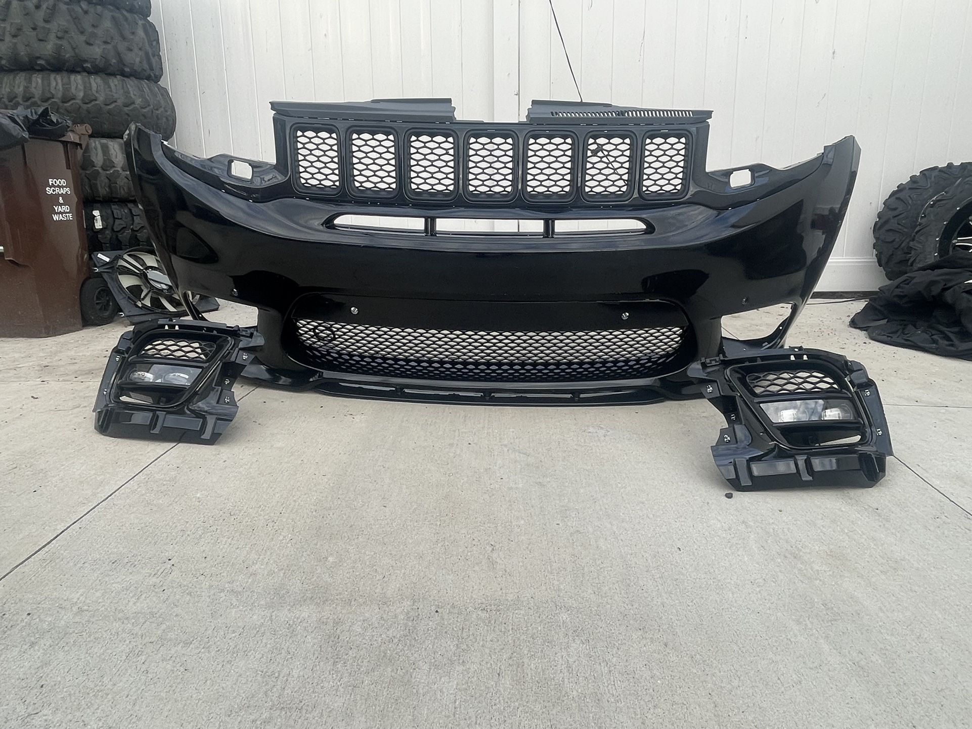 2017-2020 Jeep Grand Cherokee Srt Front Bumper