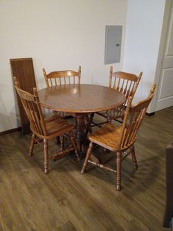 40'' Table Set (2 leafs)