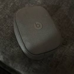 BEATS BY DRE- SOLO 4