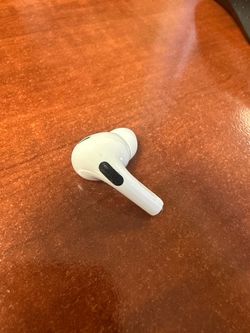 Right ear Apple Air Pro 2