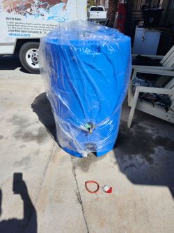 160 gallon Large Blue Plastic Water Storage Tank
