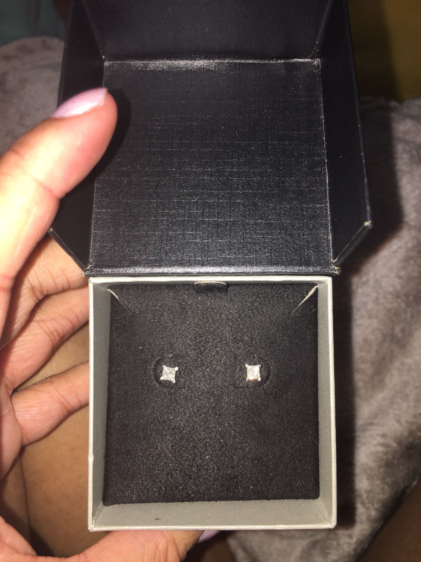 Real 14carat stamped 1/2 diamond stud earring 260$ or best offer