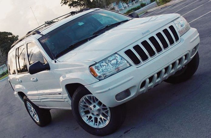 Runs Good 2004 Jeep Grand Cherokee AWDWheels