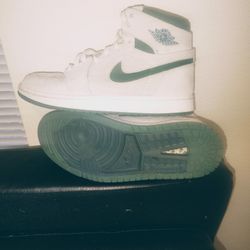 Nike Zoom Air Men's Size 10 **Like New**