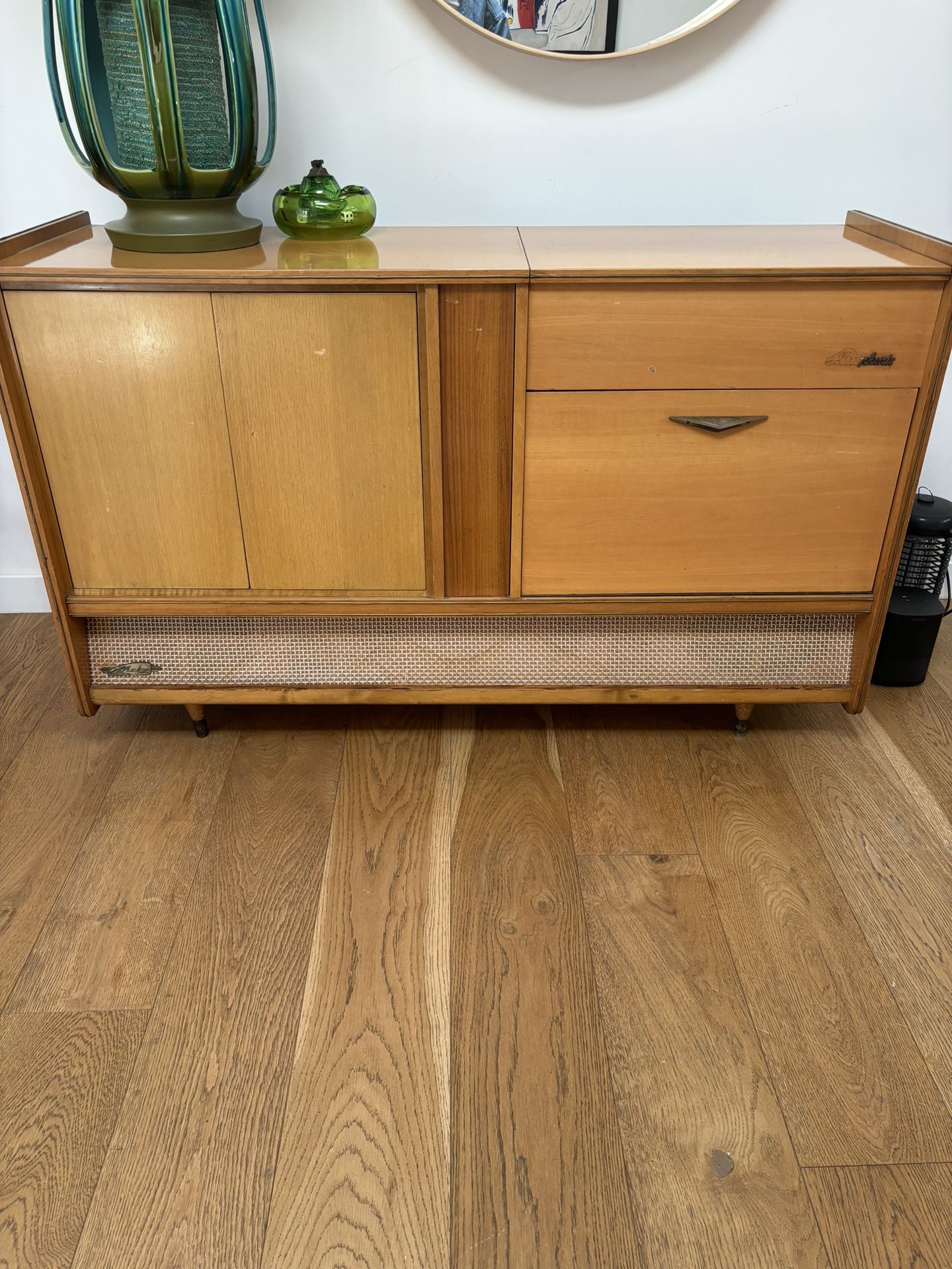 Metz Vintage Turntable Console