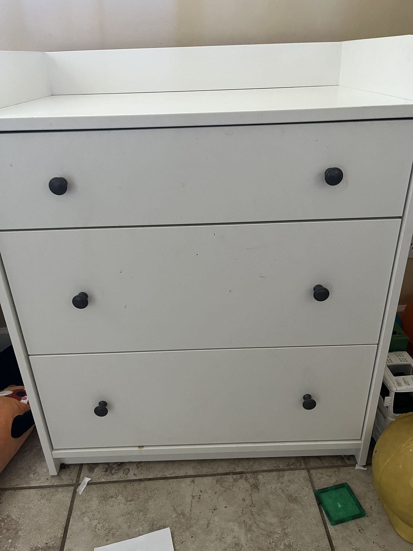 3 Drawer Dresser (Escondido) PENDING