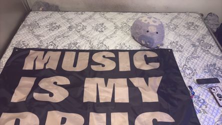 MUSIC IS MY DRUG TAPESTRY