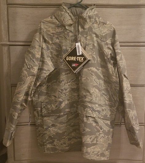 GENUINE AIR FORCE ISSUE GORTEX JACKET