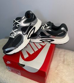Nike Women’s V5 RNR