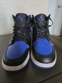 Some what new High top Blue Jordan's