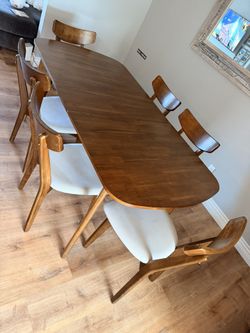 Dining Room table W/ 8 Chairs