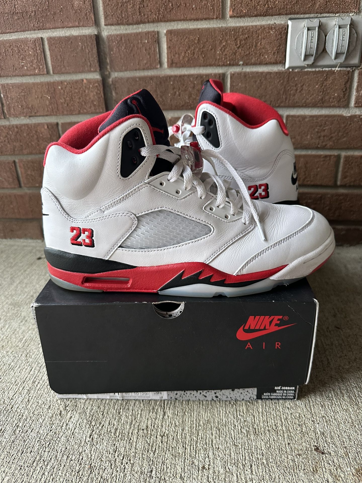 Nike Air Jordan Retro 5 Fire Red OG Size 11 Men’s