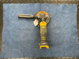 Dewalt Atomic 20V MAX 4.5” Angle Grinder (DCG402)