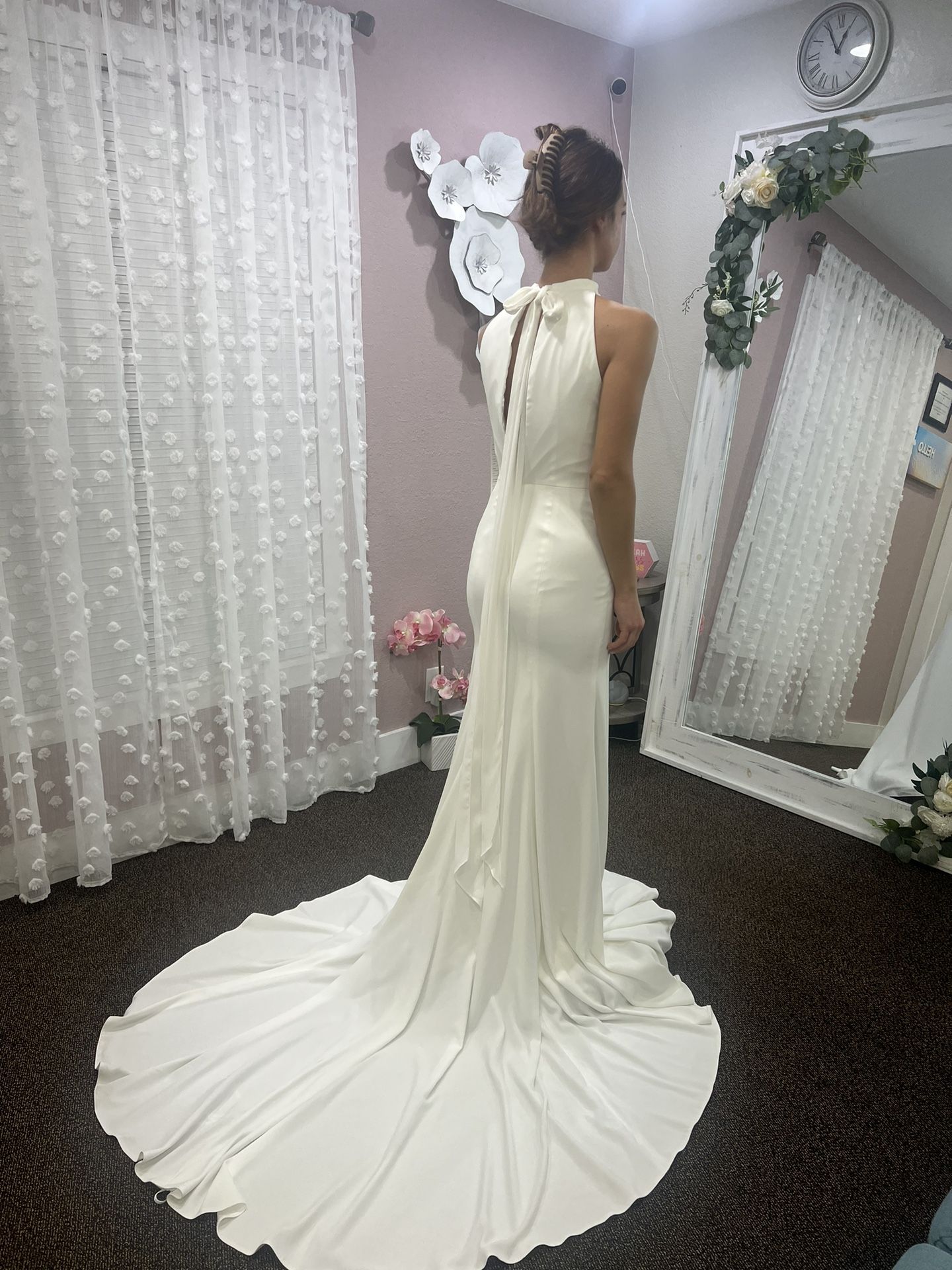 Elegant Charmeuse Size 2 Wedding Dress 