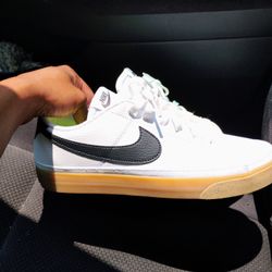 Nike Shoes Size 9.5 