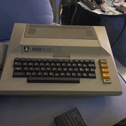 Atari 800 Vintage Computer With Games !!! Clean !! $170