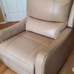 Oversized Electric Recliner Chair 